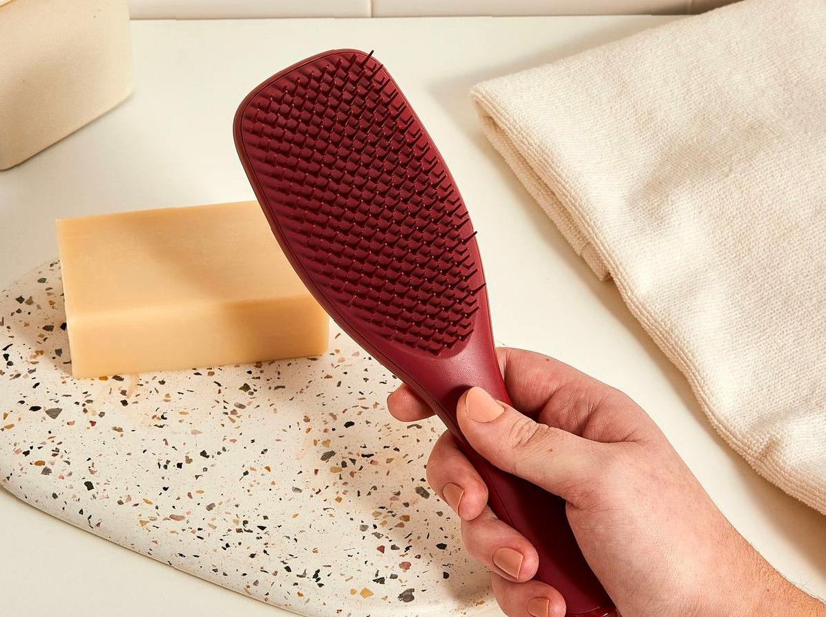 Guidelines for Choosing the Ideal Hairbrush Based on Hair Type