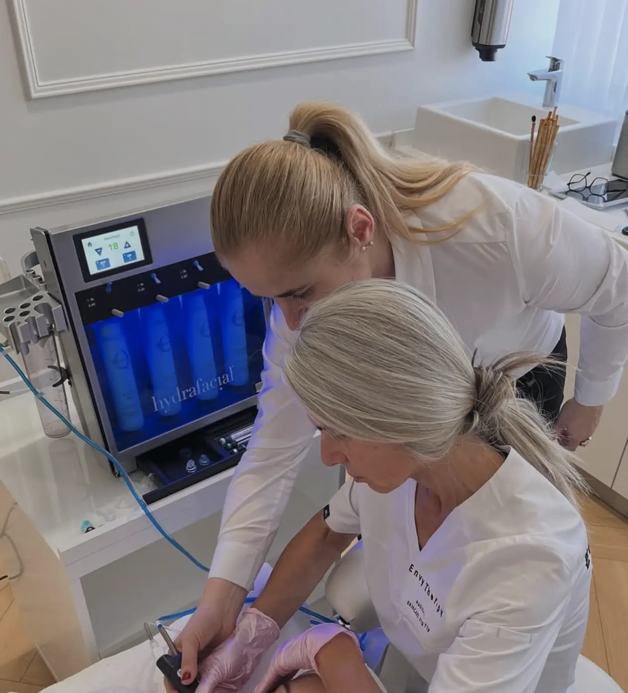 hydrafacial machine